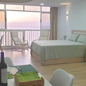 https://salitre-suite.in-canary-islands.com